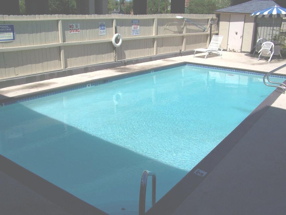 Мотель Super 8 By Wyndham San Antonio Pearl District Downtown Экстерьер фото