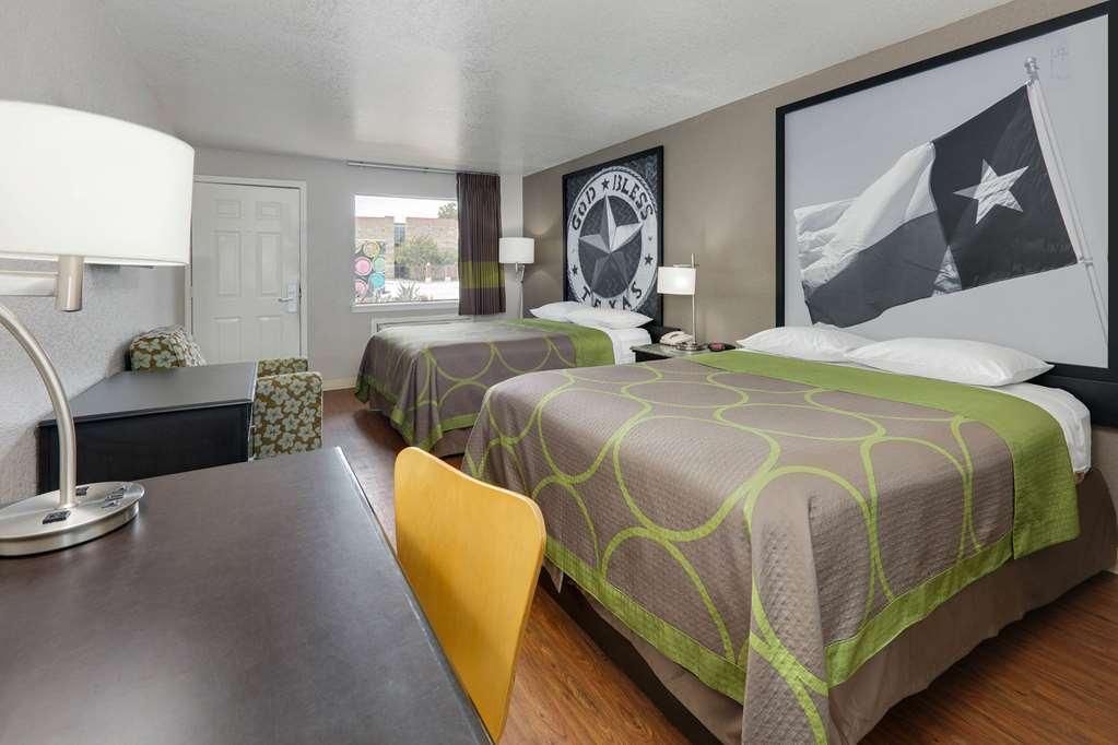 Мотель Super 8 By Wyndham San Antonio Pearl District Downtown Номер фото